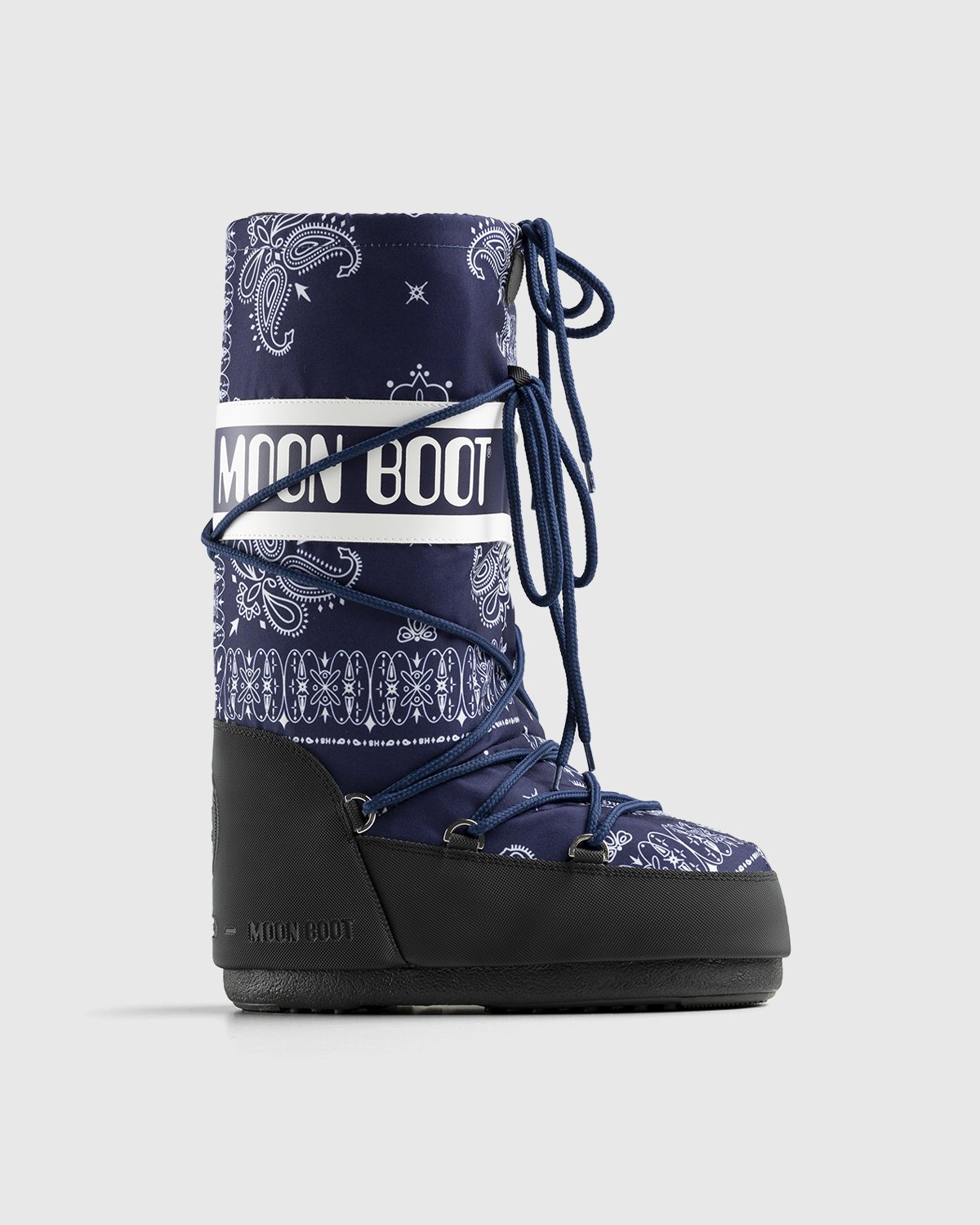 Precede shirt Rationalization Moon Boot x Highsnobiety – Icon Boot Bandana Blue | Highsnobiety Shop